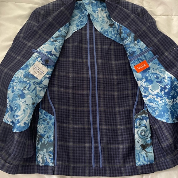Men’s Talia Blazer 36R. Navy plaid. Worn less than 5 times. - Picture 2 of 3